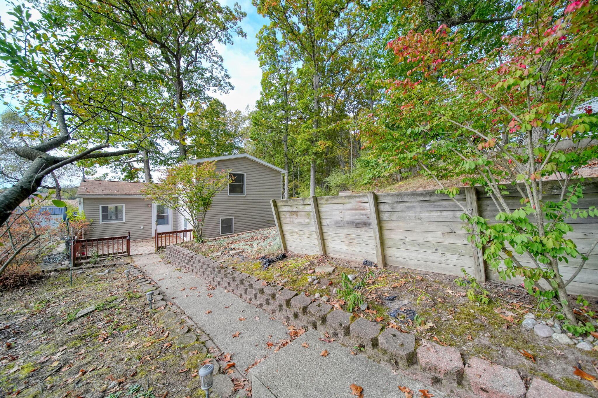North Dr, Brooklyn, MI 49230