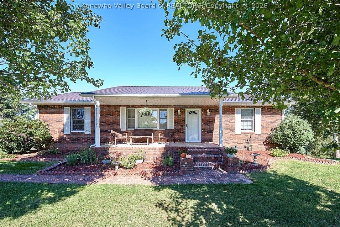Cross Creek Rd, Buffalo, WV 25033