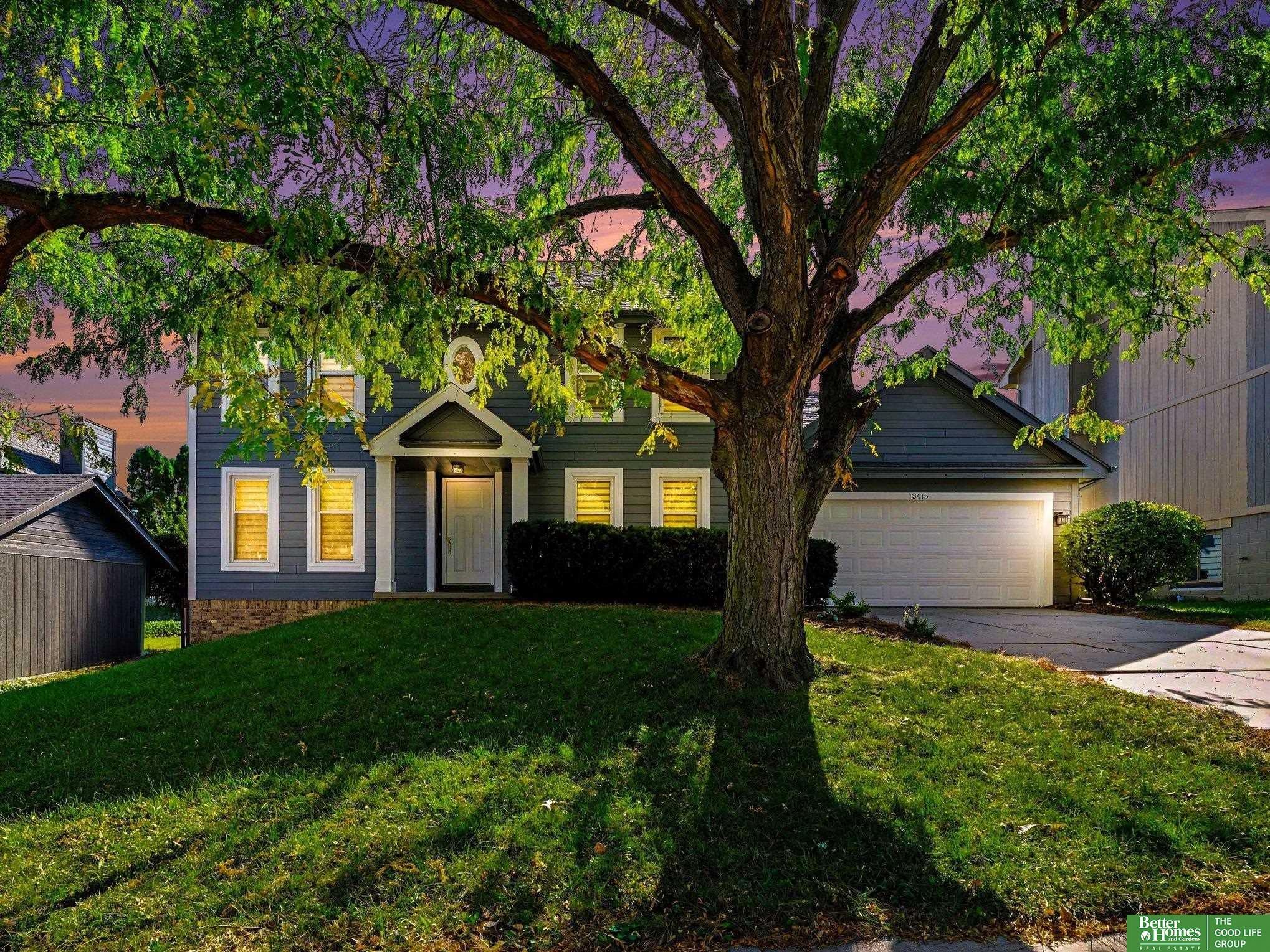 Hillsborough Dr, Omaha, NE 68164