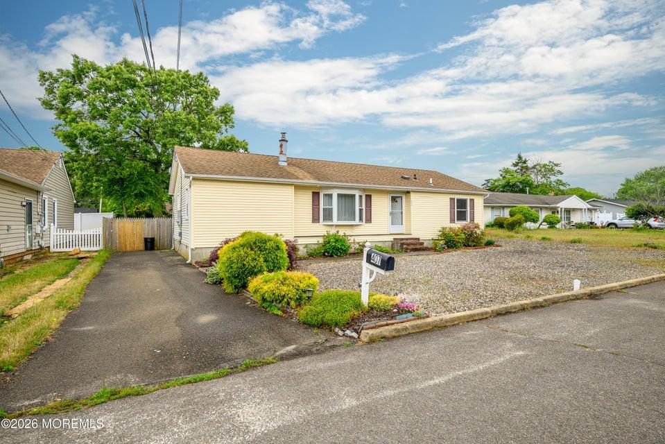 Sinclair Ave, Lanoka Harbor, NJ 08734