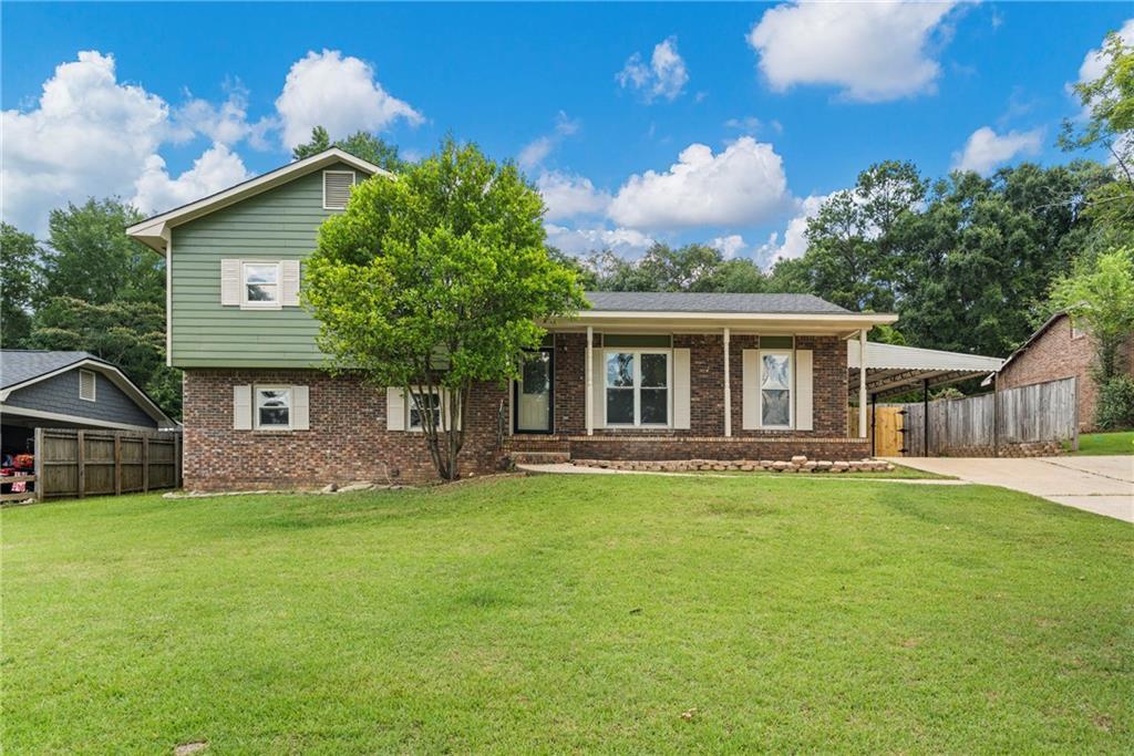 Linda Dr, Phenix City, AL 36867
