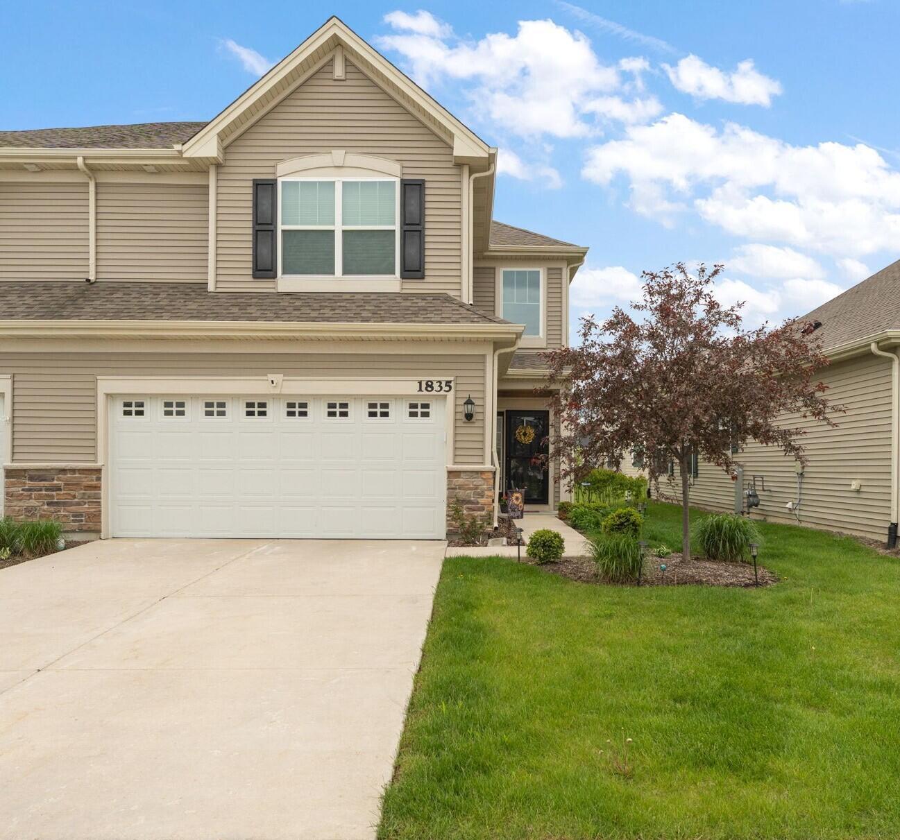 E 110th Pl, Crown Point, IN 46307