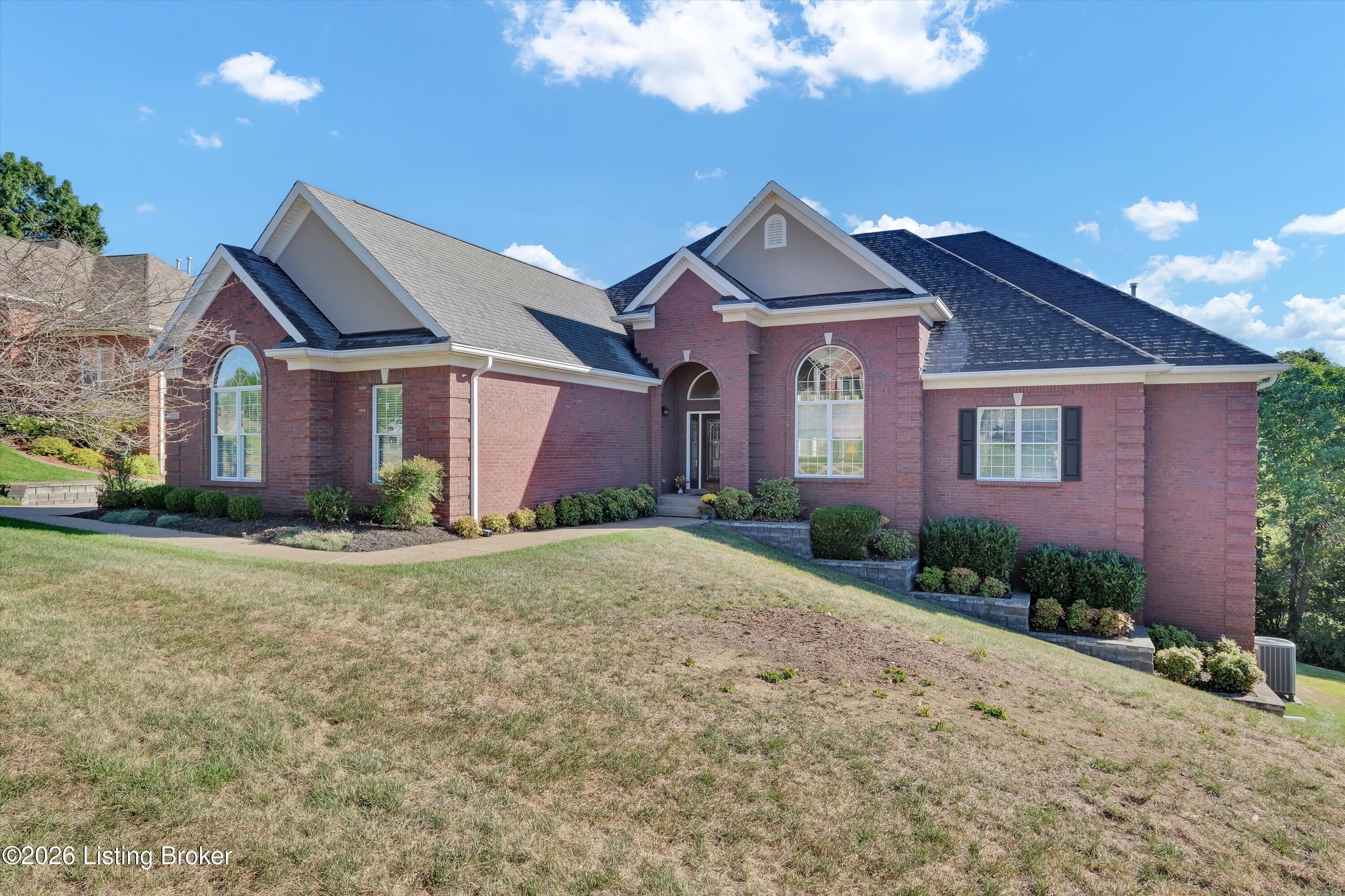 Valley Pine Dr, Louisville, KY 40299