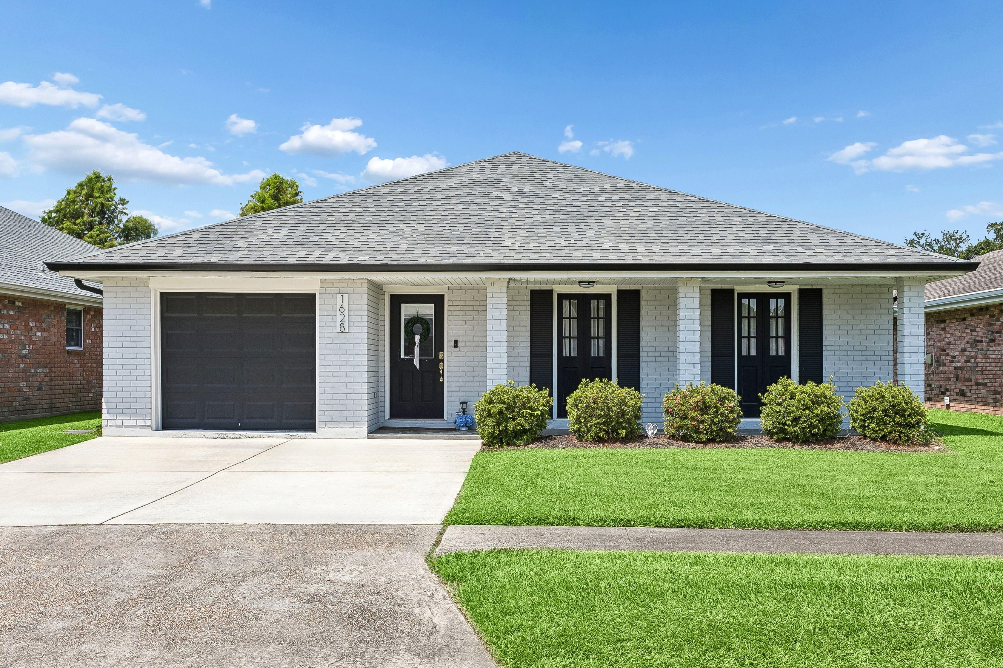 Field Ave, Metairie, LA 70001