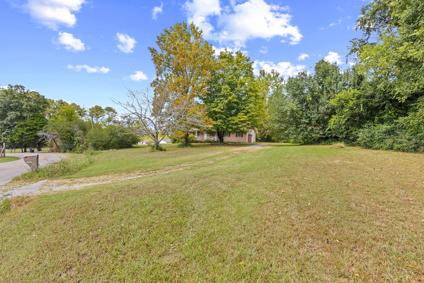 Houston Ln, Ooltewah, TN 37363
