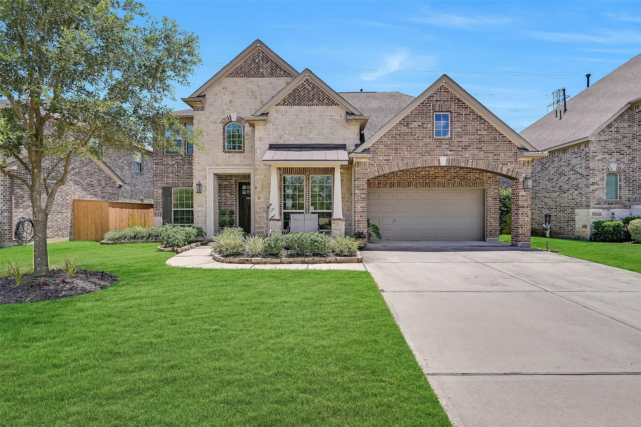 Ahnya Ln, League City, TX 77573