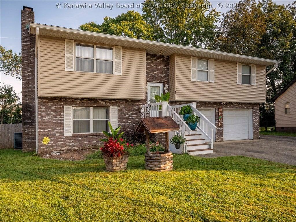Lafayette Cir, Hurricane, WV 25526