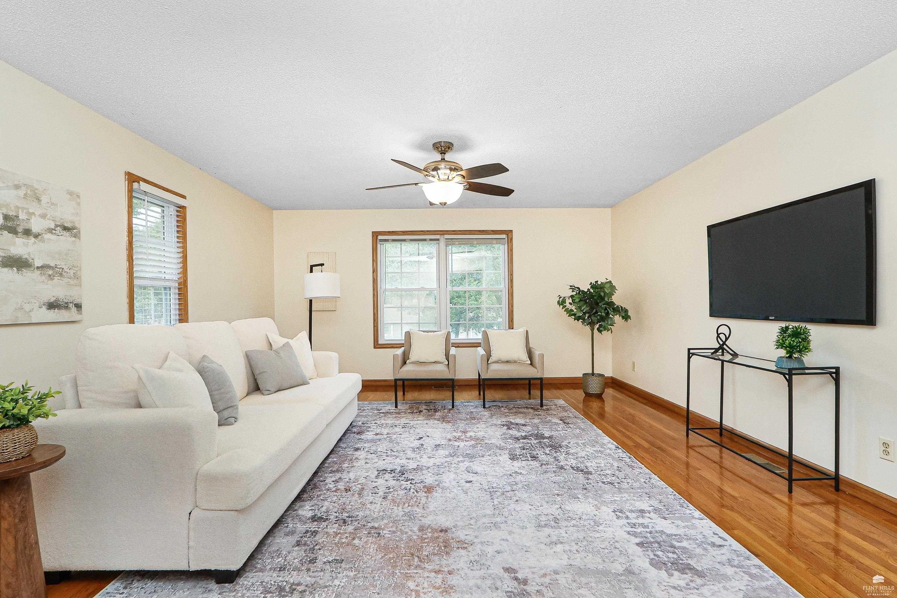 Village Dr, Manhattan, KS 66503