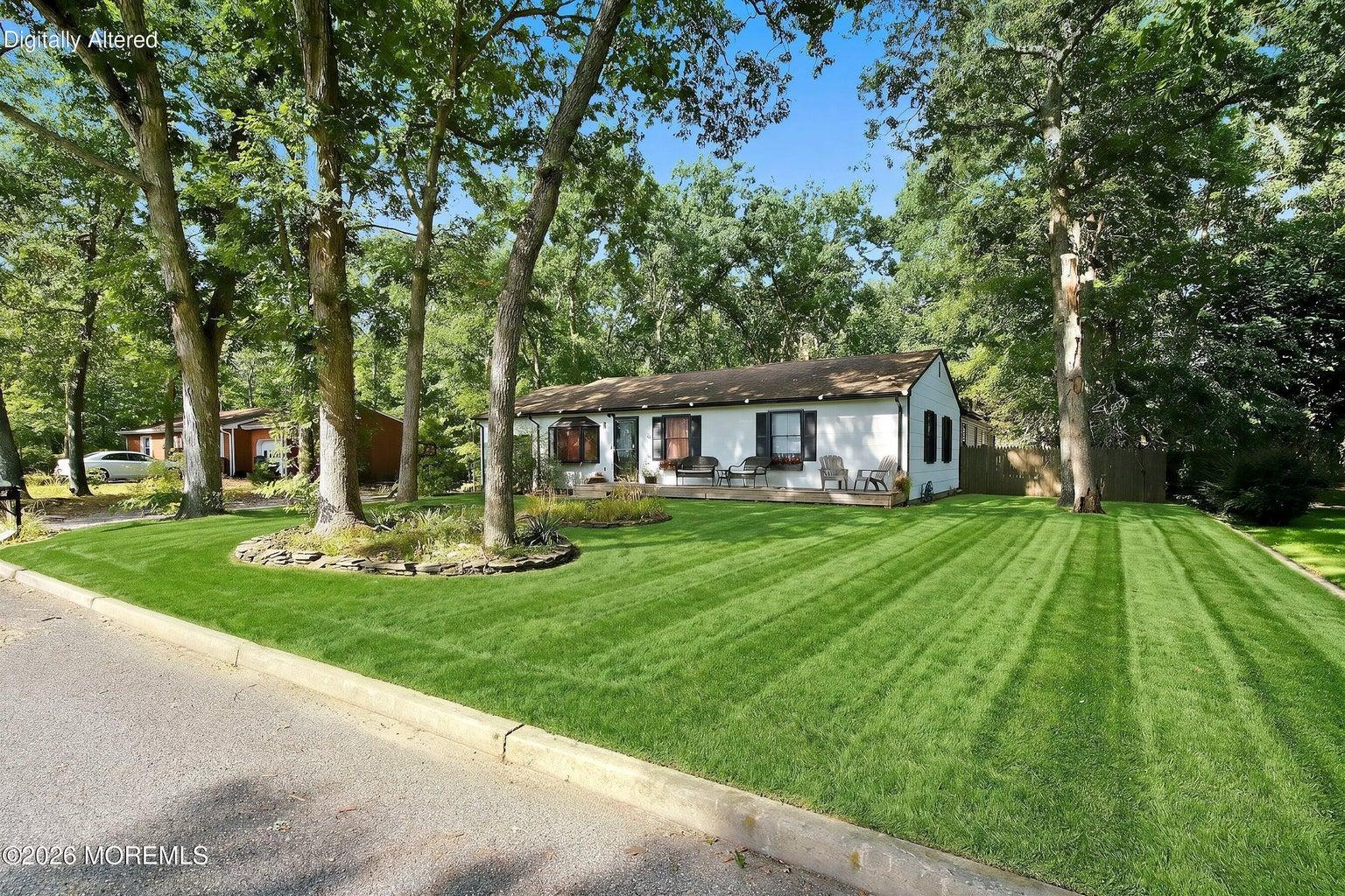 Lake Barnegat Dr N, Lanoka Harbor, NJ 08734