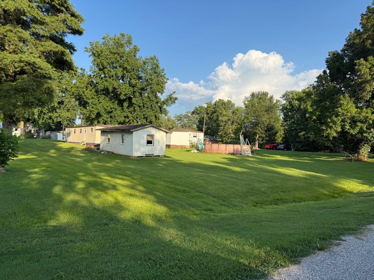 Hickory St, De Soto, IL 62924