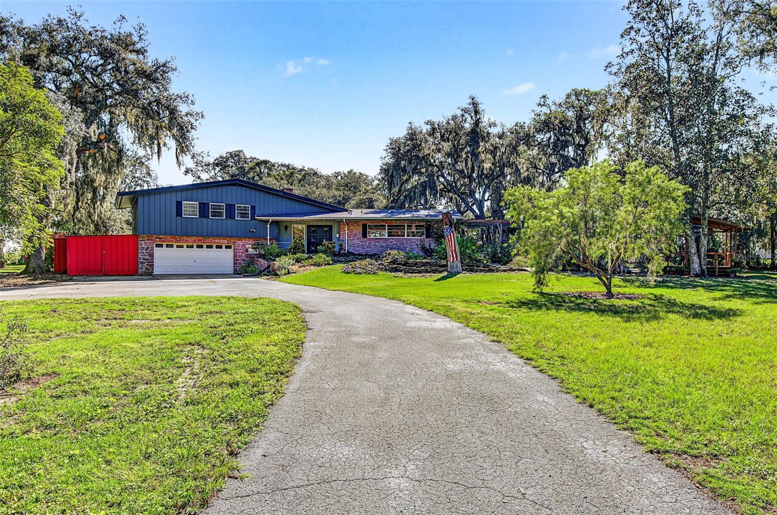 Lake Iola Rd, Dade City, FL 33523