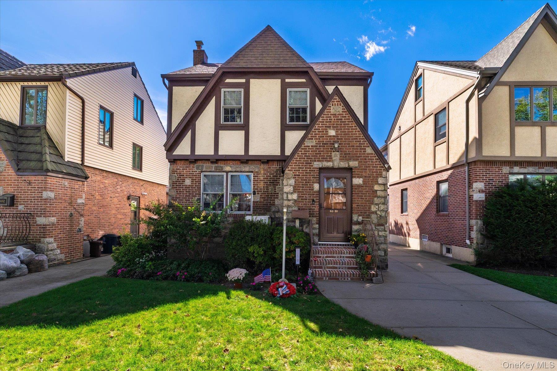 69th Ln, Maspeth, NY 11378