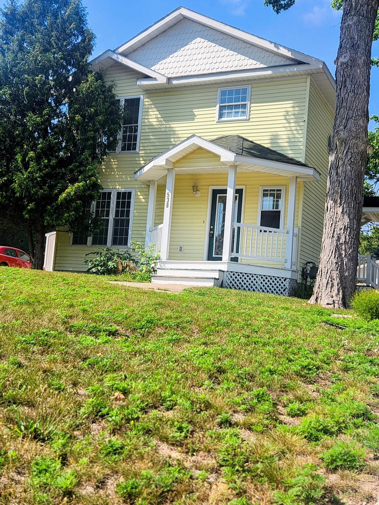 W Upton Ave, Reed City, MI 49677
