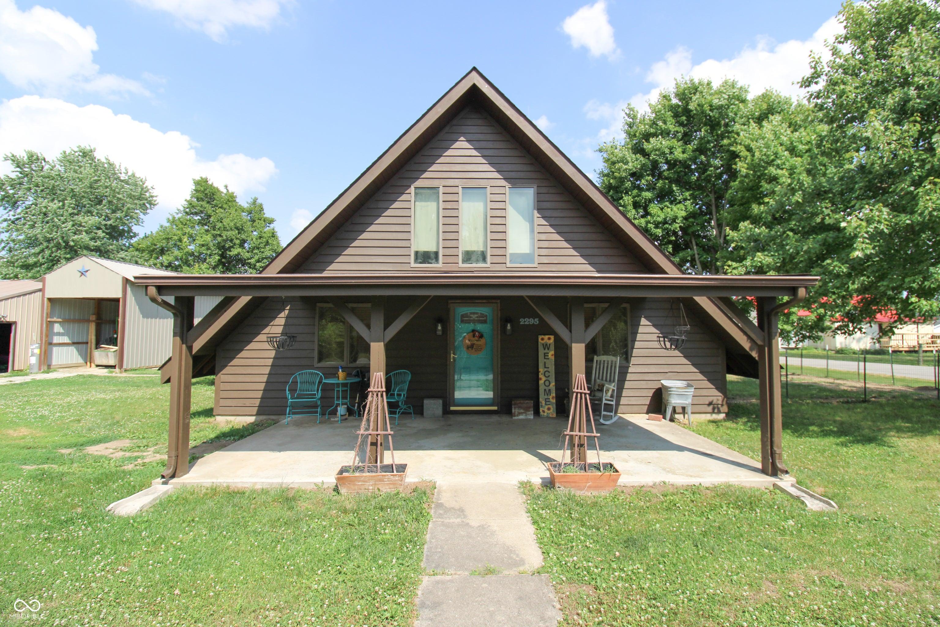 S Poplar St, Vallonia, IN 47281