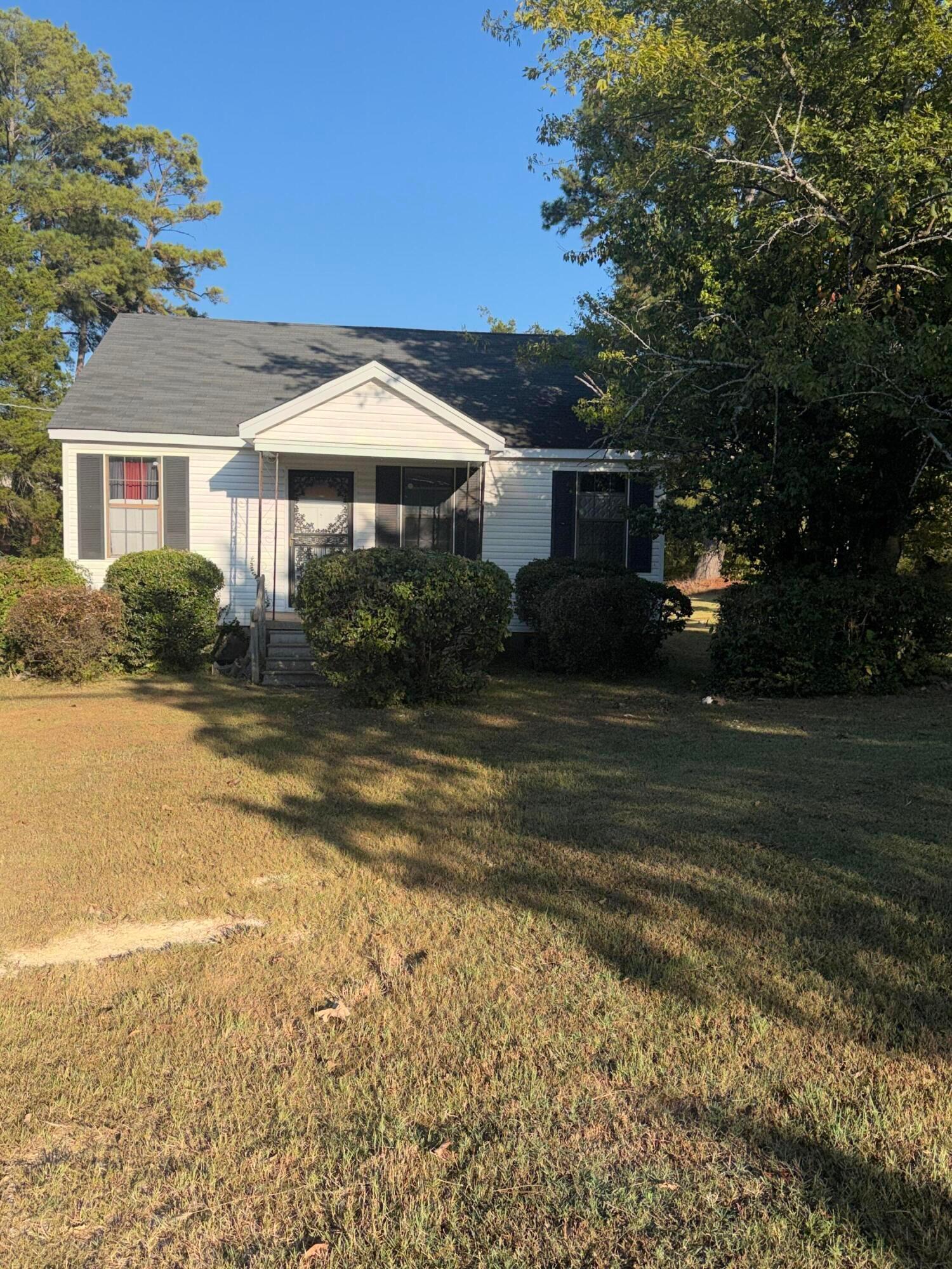 Lawndale Dr, Tupelo, MS 38801