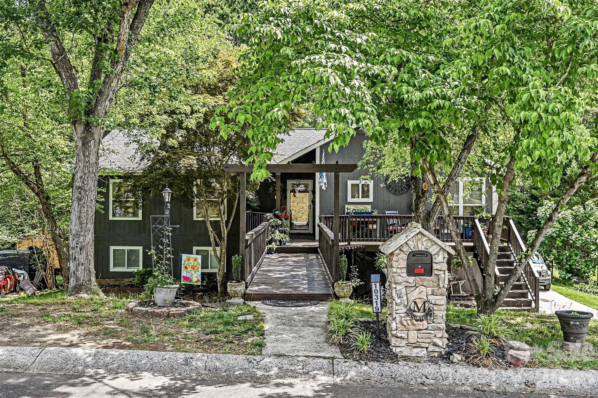 Camelback Cir, Charlotte, NC 28226