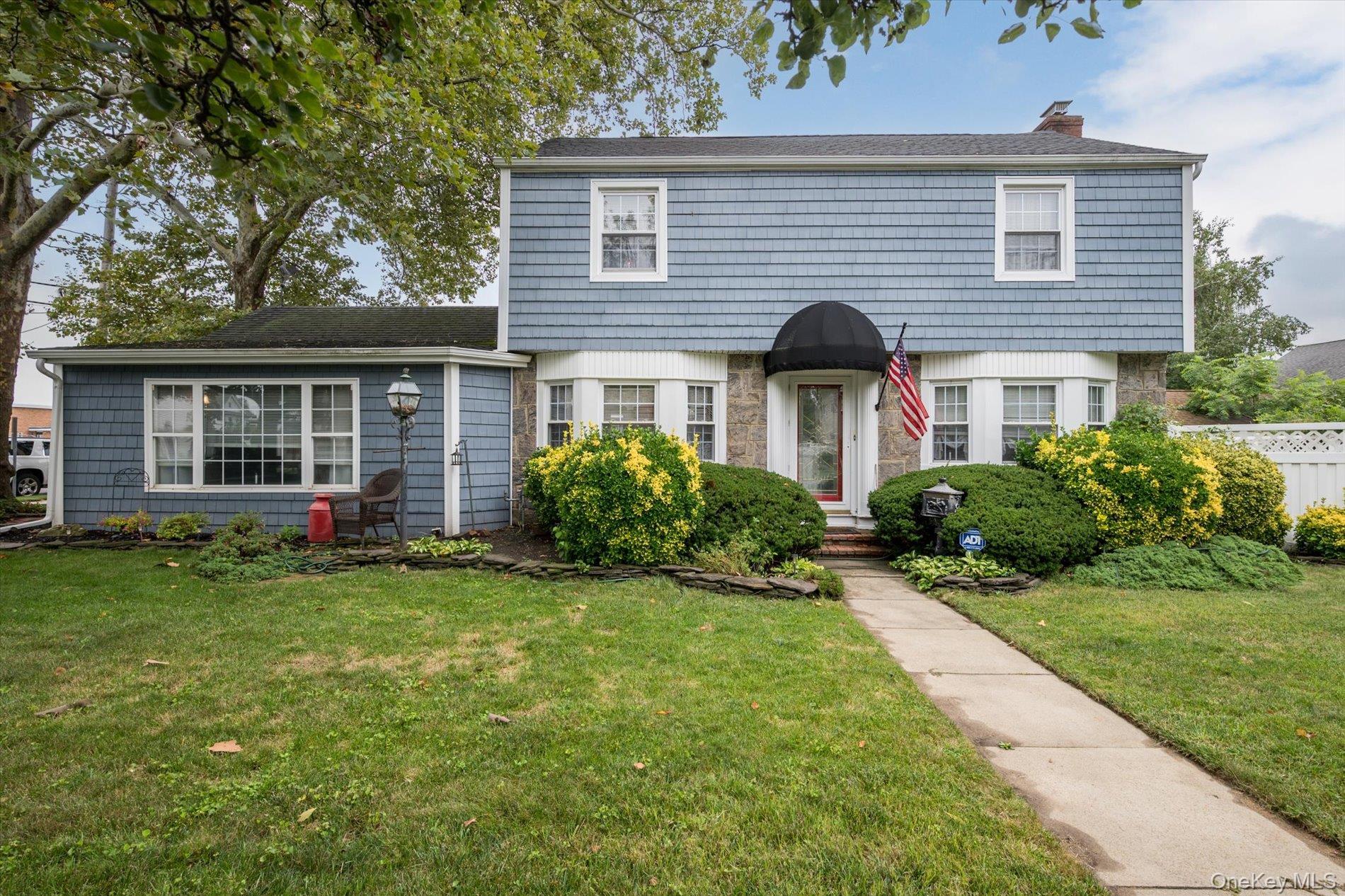 Milburn Ave, Baldwin, NY 11510