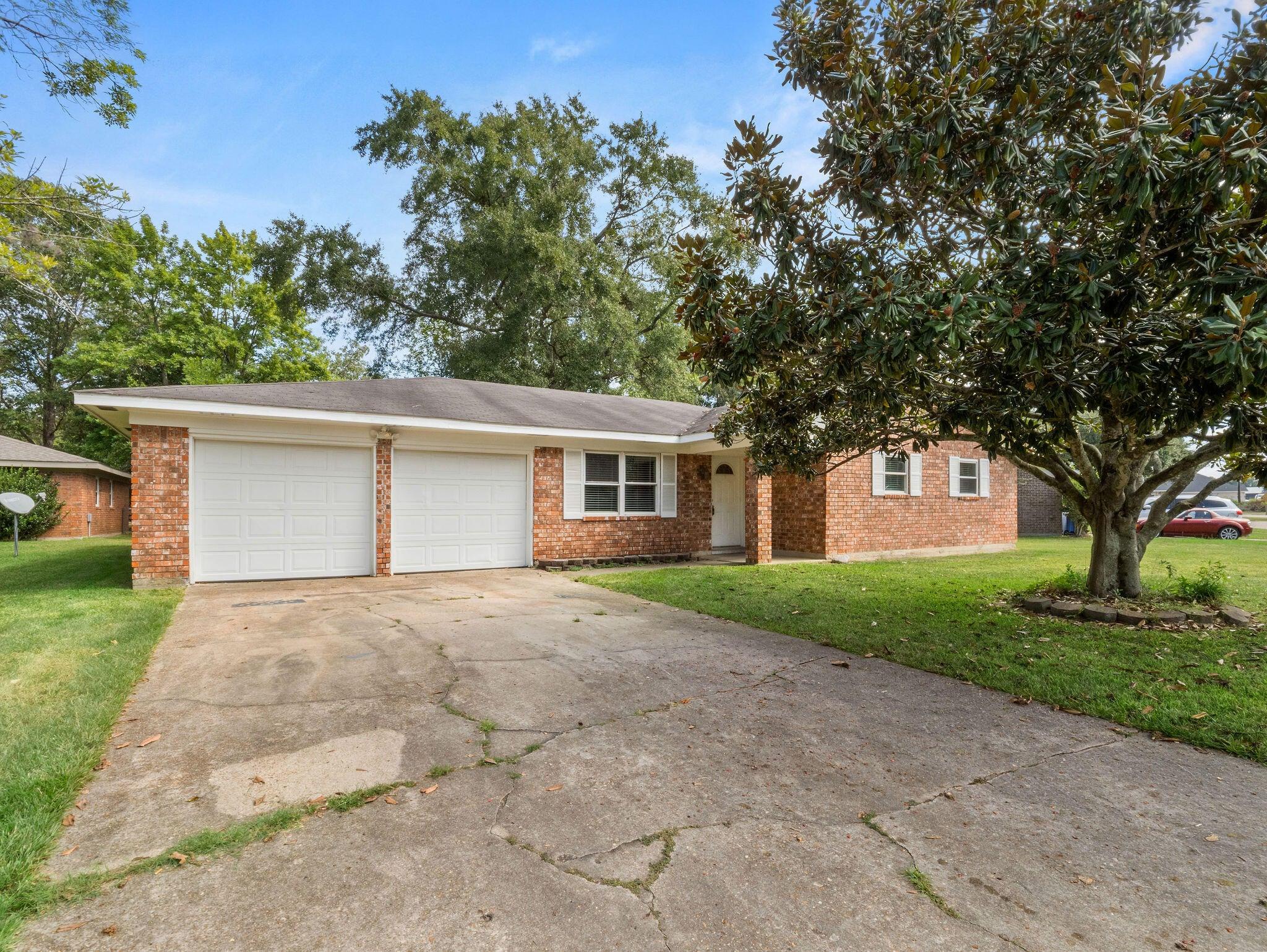 Meadow Brook St, Deridder, LA 70634