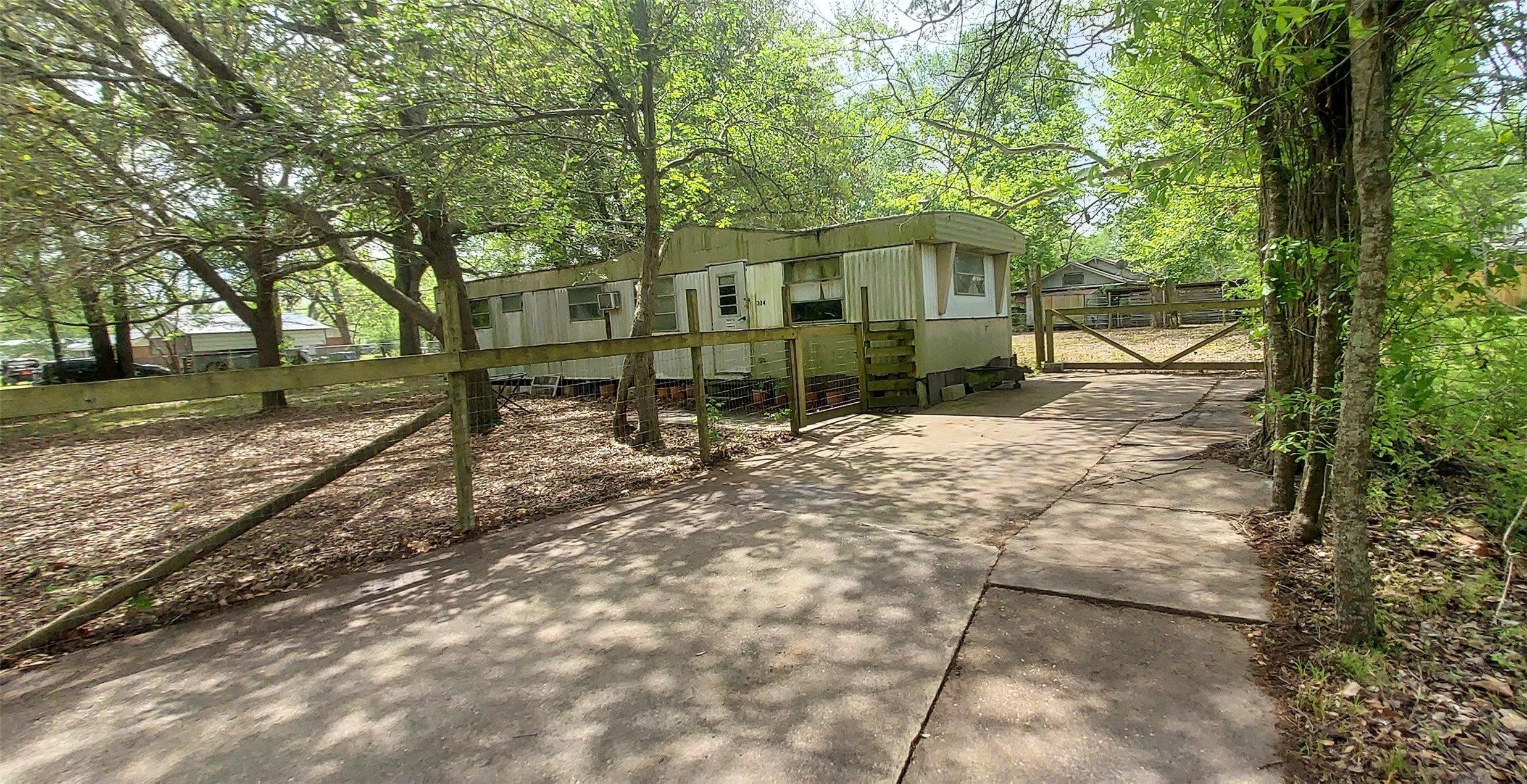 E 2nd St, Groveton, TX 75845