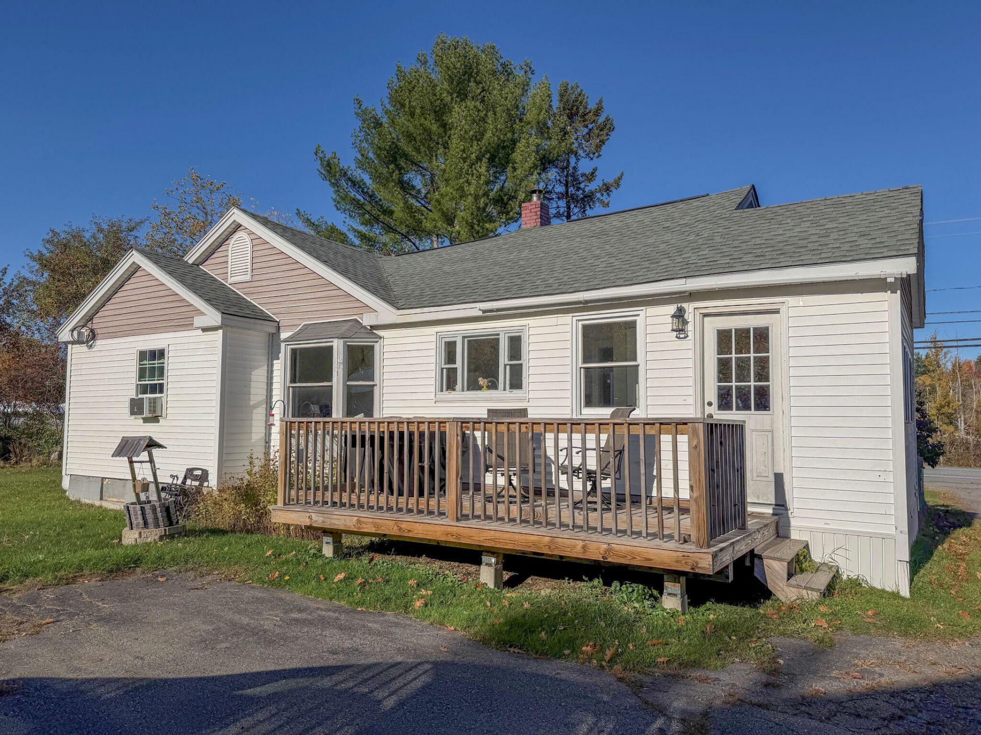 Broadway, Glenburn, ME 04401