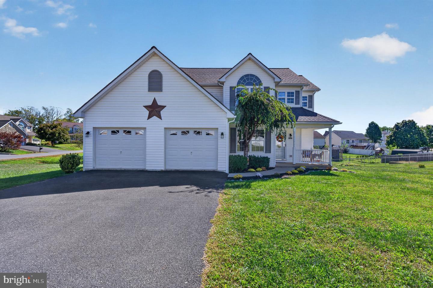 Dinali Dr, Martinsburg, WV 25403