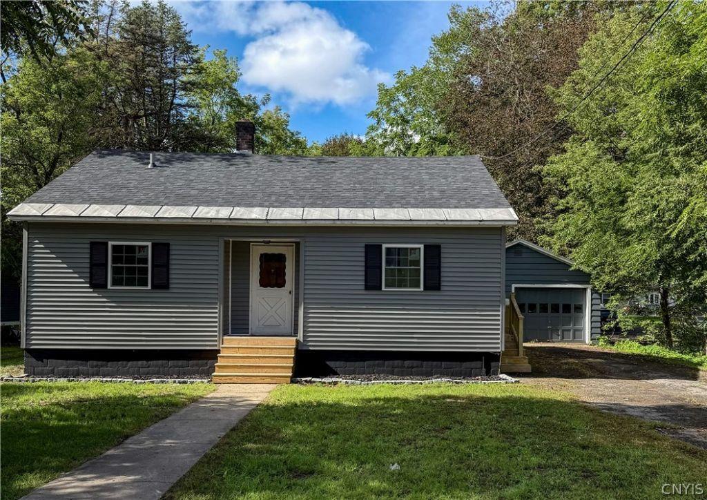 N Main St, Newport, NY 13416