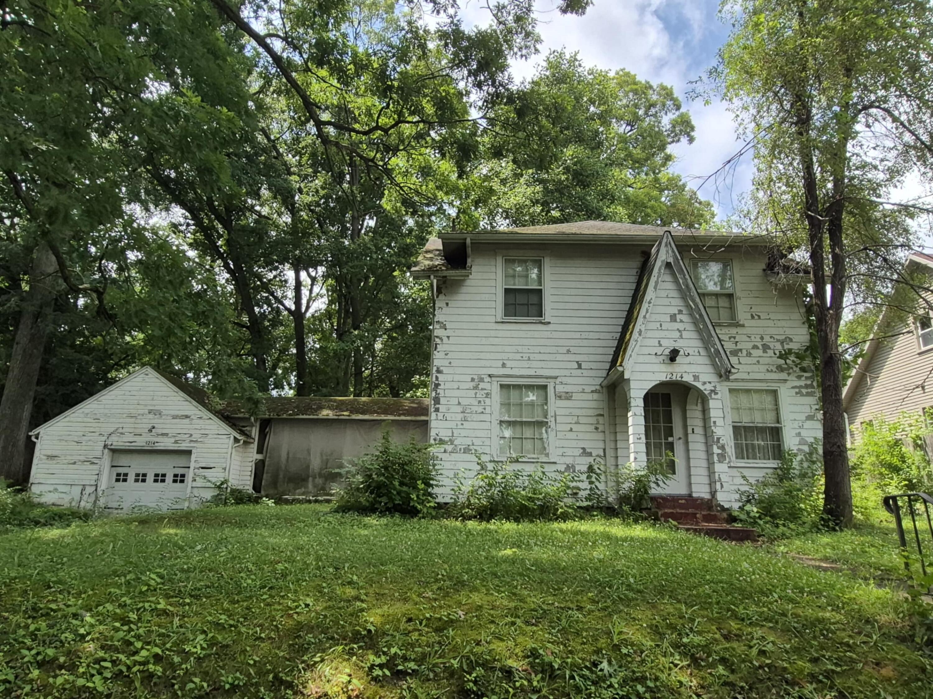 Mound Ave, Jackson, MI 49203