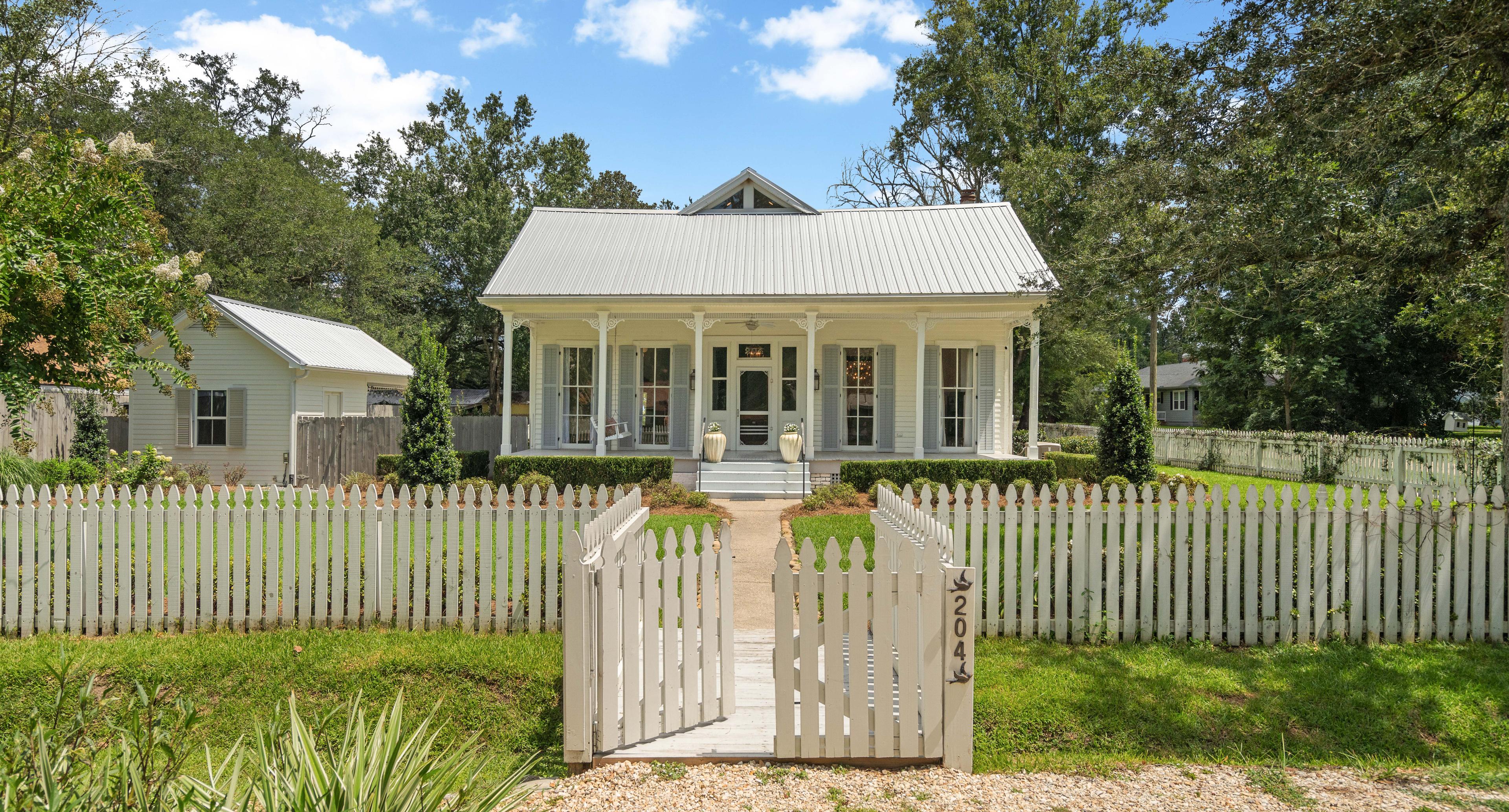 W 15th Ave, Covington, LA 70433