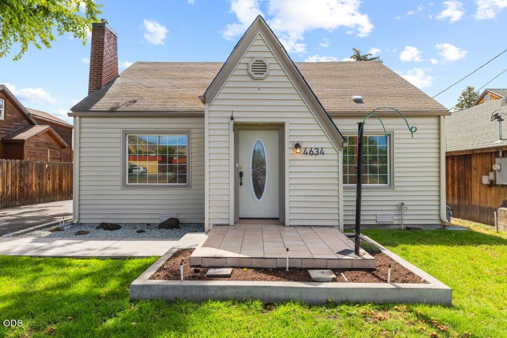 Crosby Ave, Klamath Falls, OR 97603