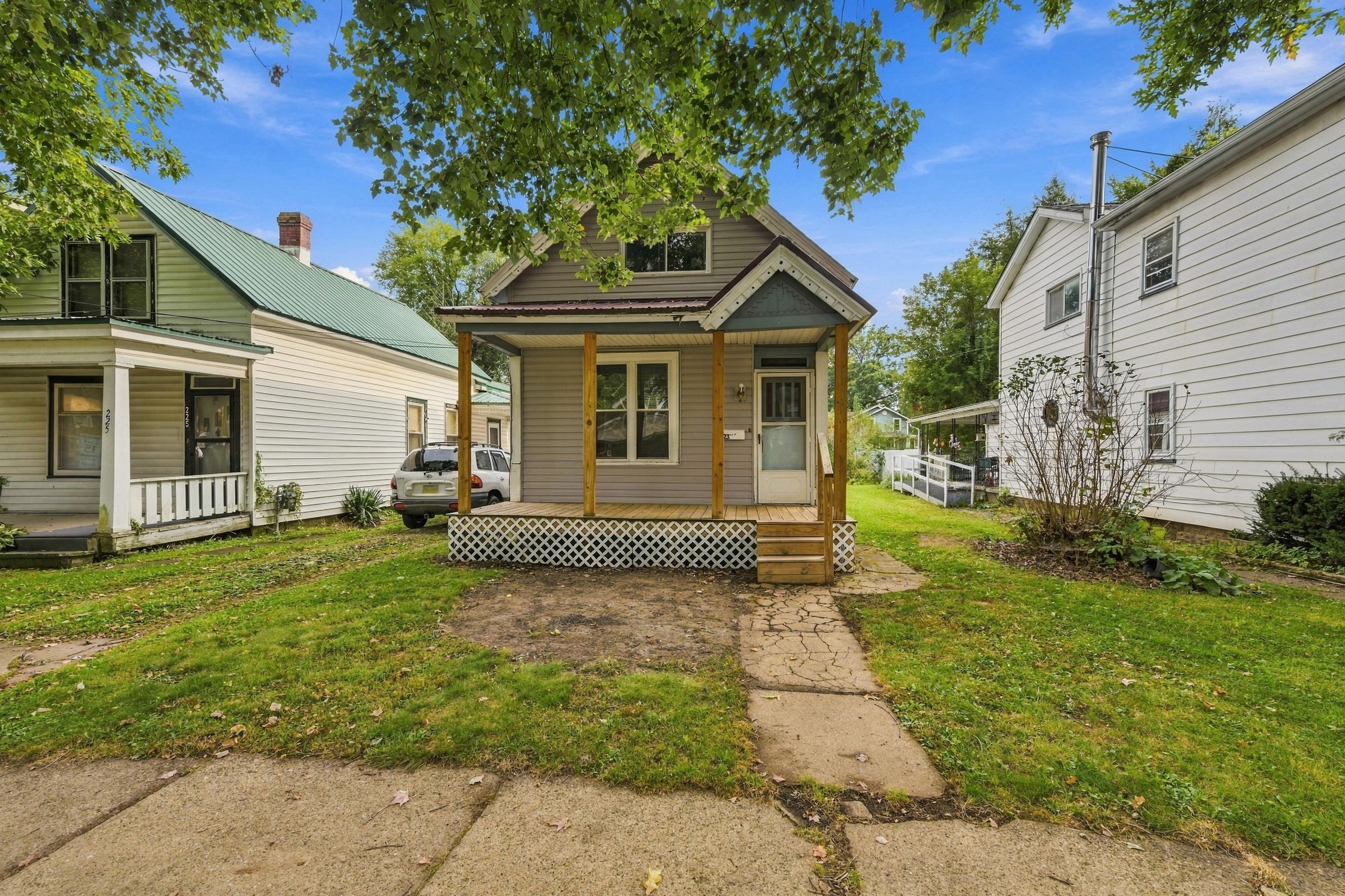 E Walnut St, Titusville, PA 16354