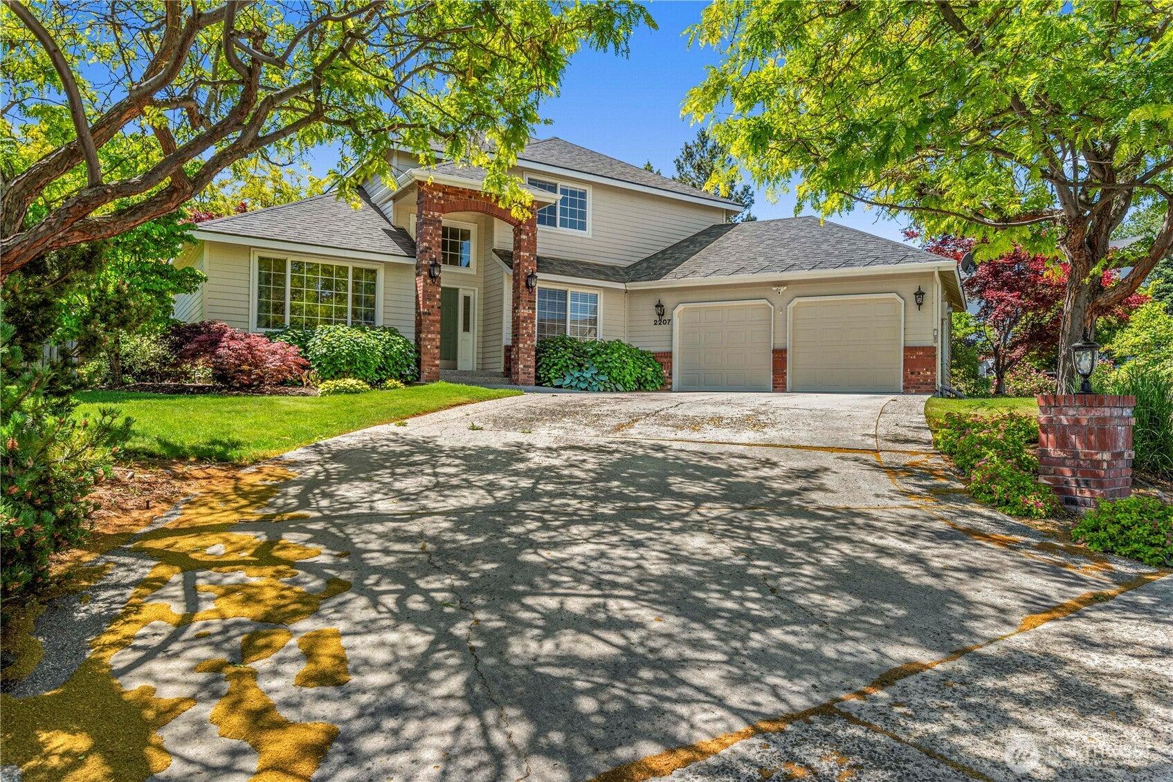 Stephanie Brooke, Wenatchee, WA 98801