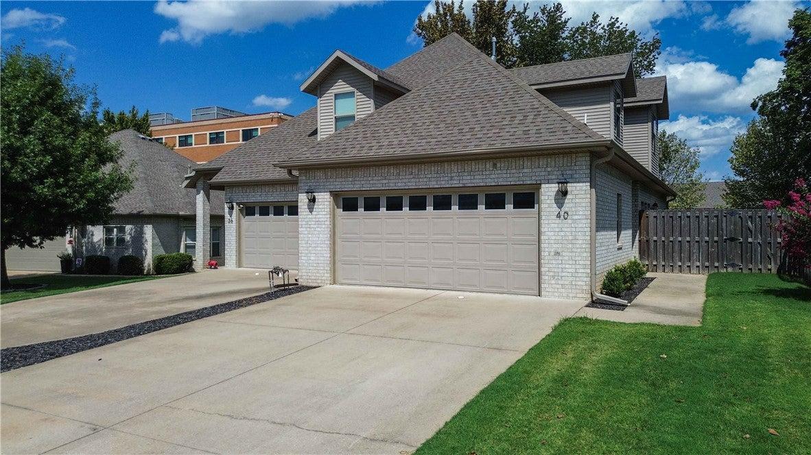 E Cydnee St, Fayetteville, AR 72703