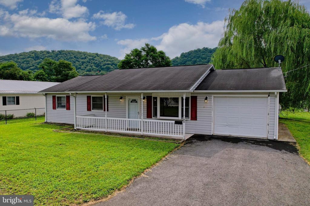 N Hummingbird St, Keyser, WV 26726