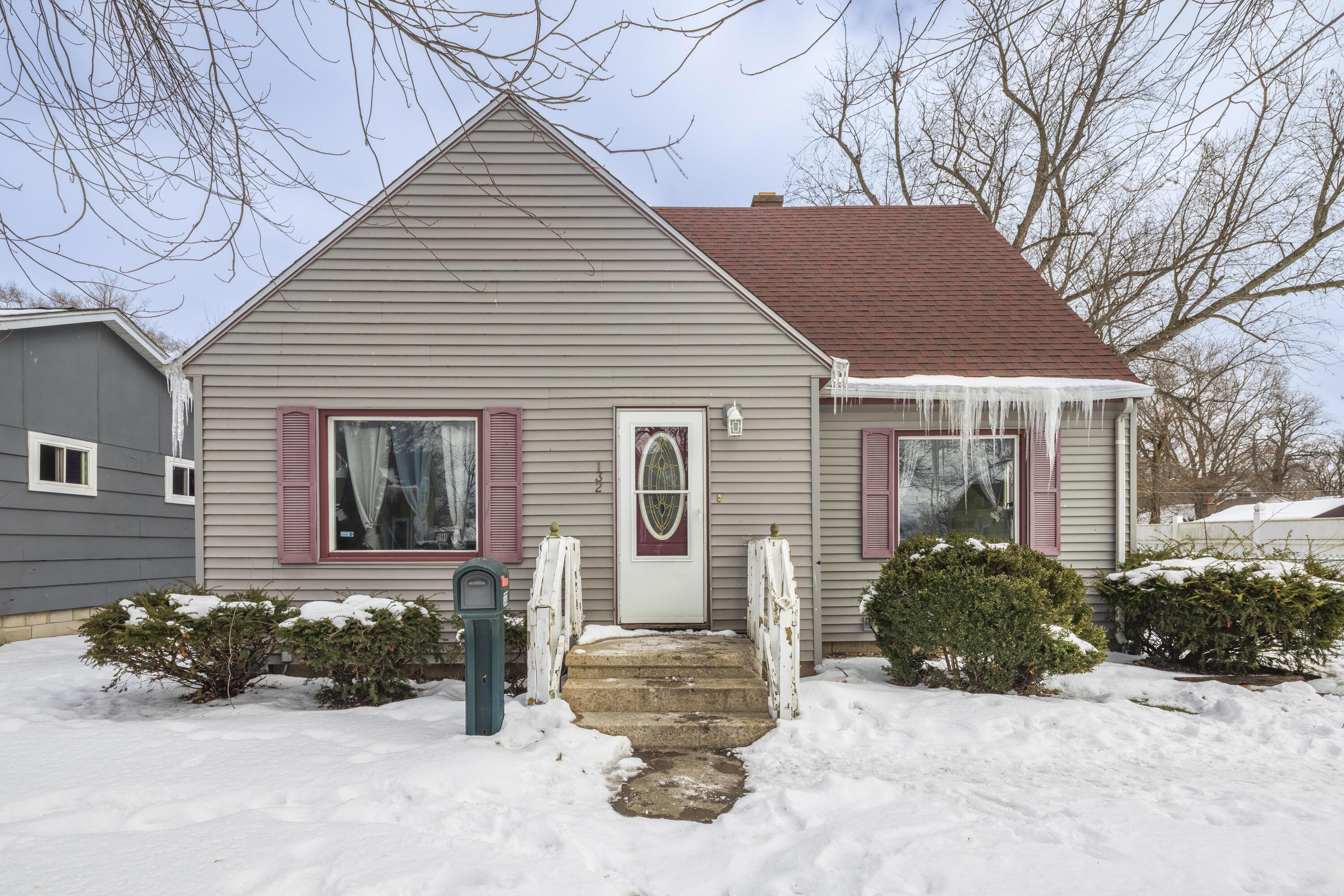 Hendricks St, Michigan City, IN 46360