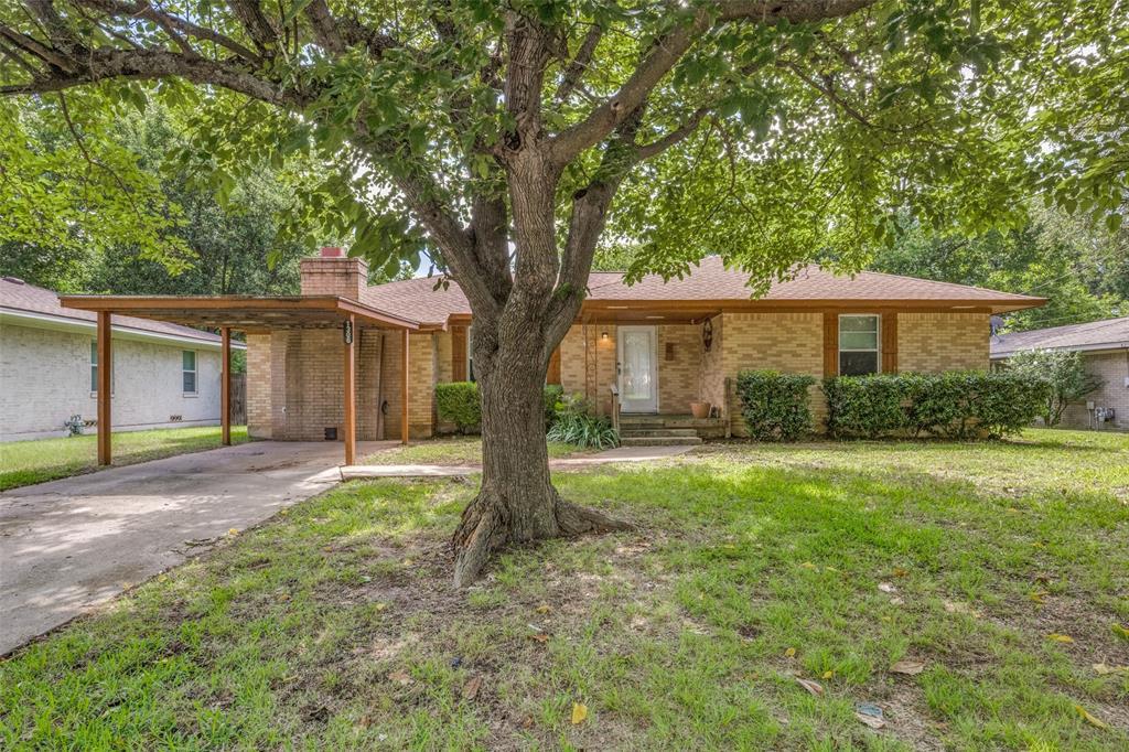 Magnolia St, Gainesville, TX 76240