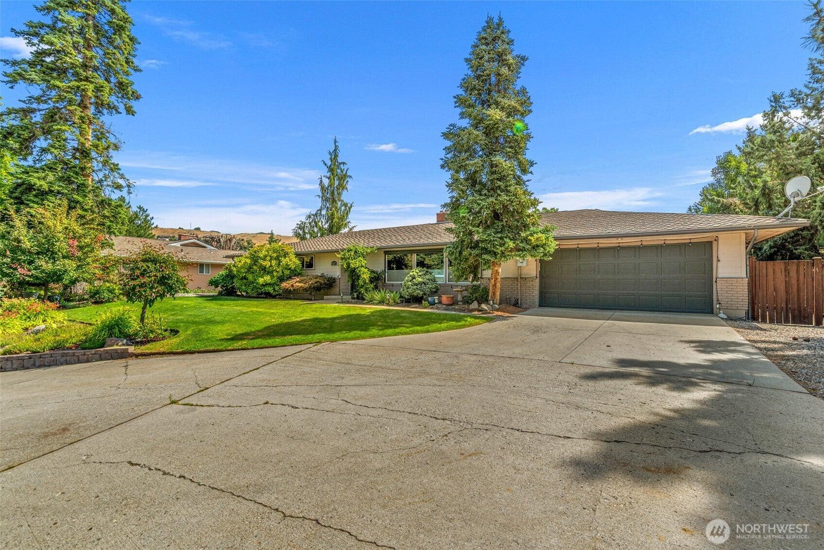 Eastmont Ave, East Wenatchee, WA 98802