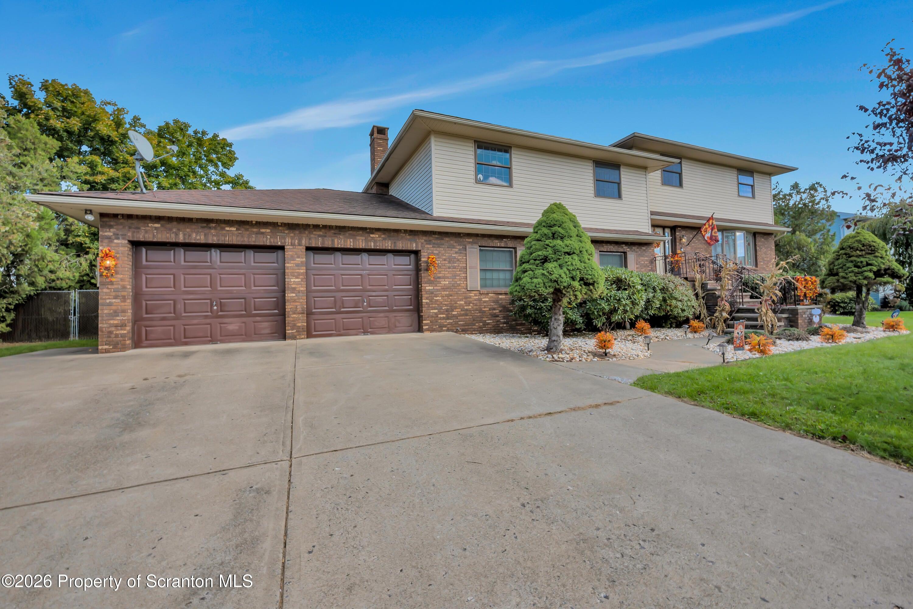 Amity Ave, Old Forge, PA 18518