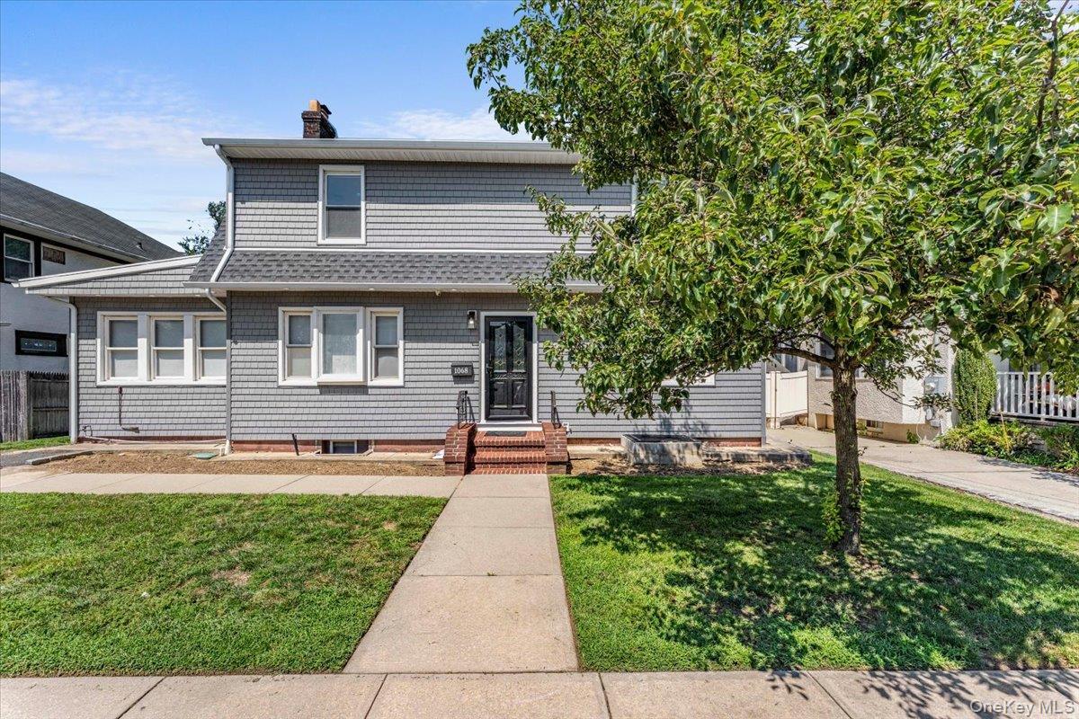 Highland Pl, Woodmere, NY 11598