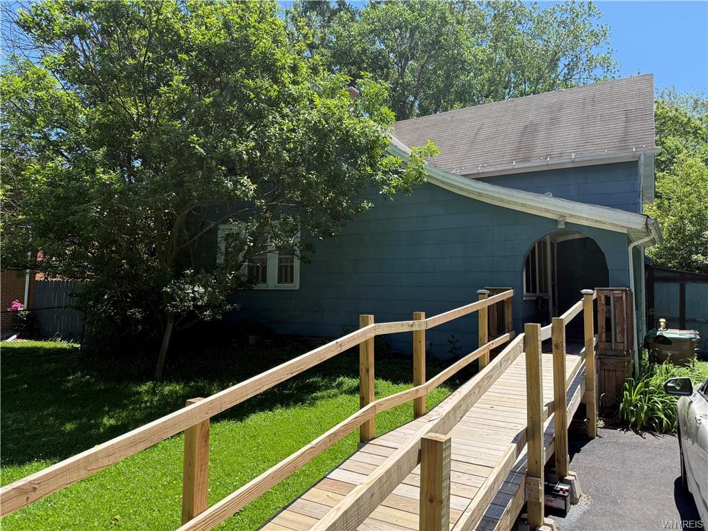 Beryl Dr, Buffalo, NY 14225