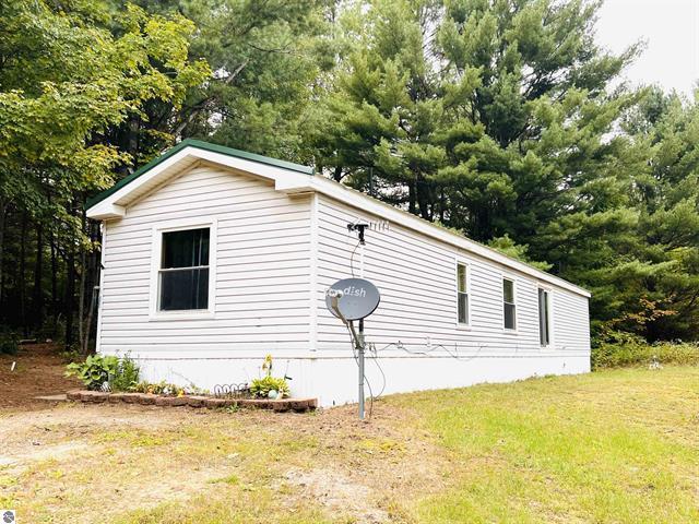 E 46 Rd, Cadillac, MI 49601