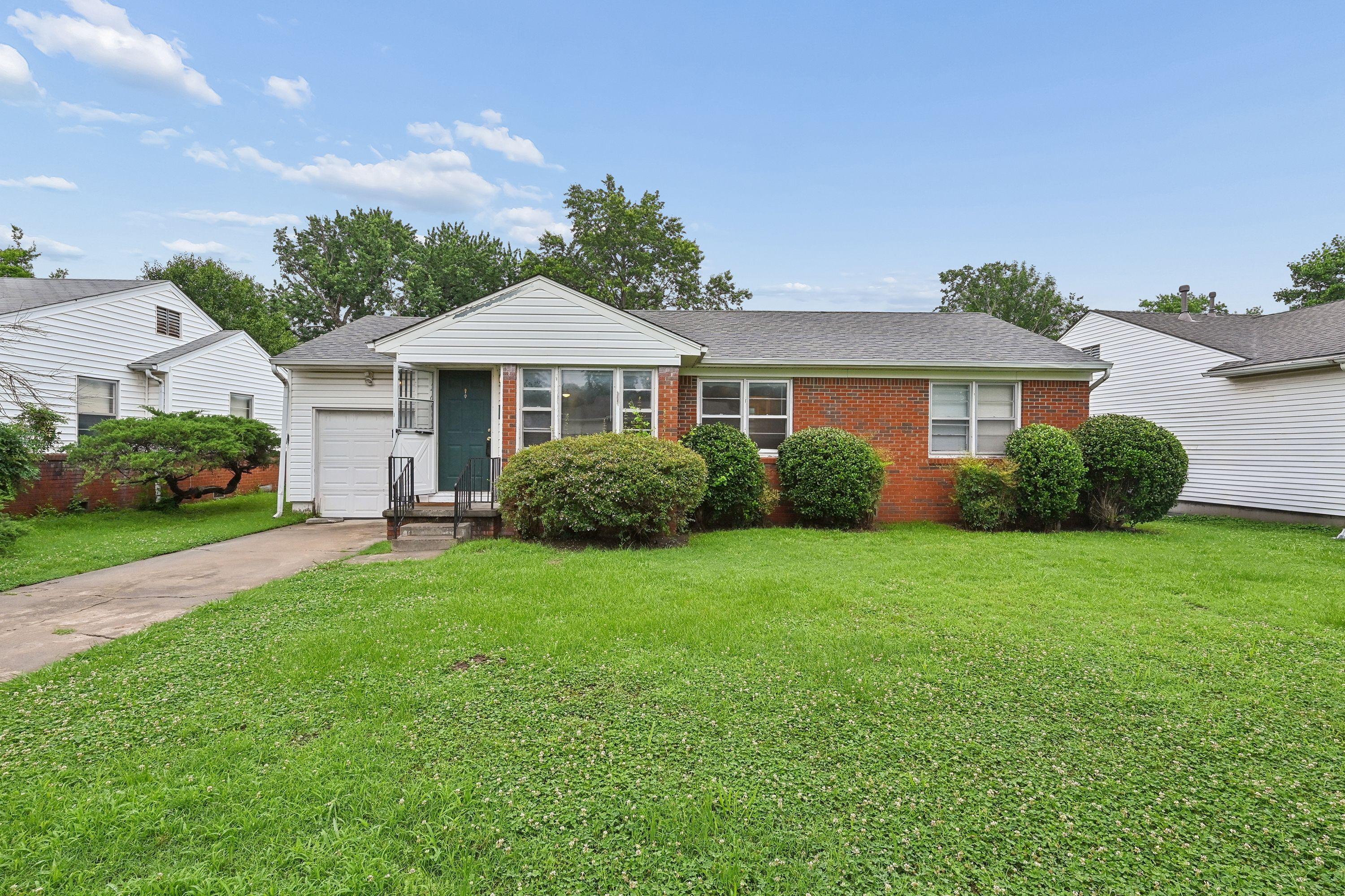E 52nd Pl, Tulsa, OK 74105