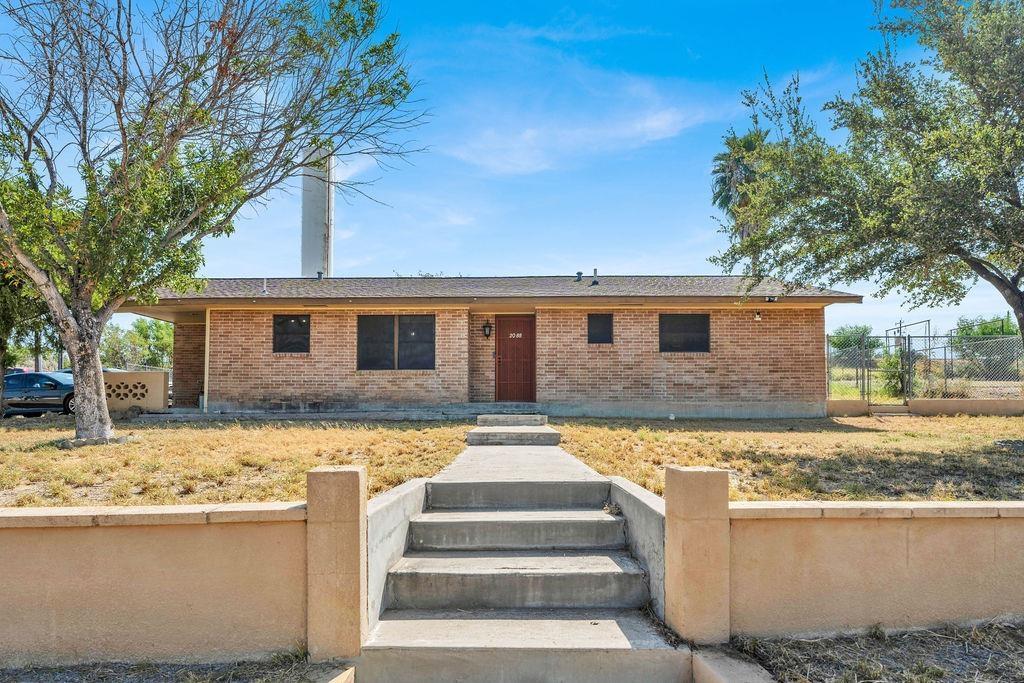 Sunset Dr, Zapata, TX 78076