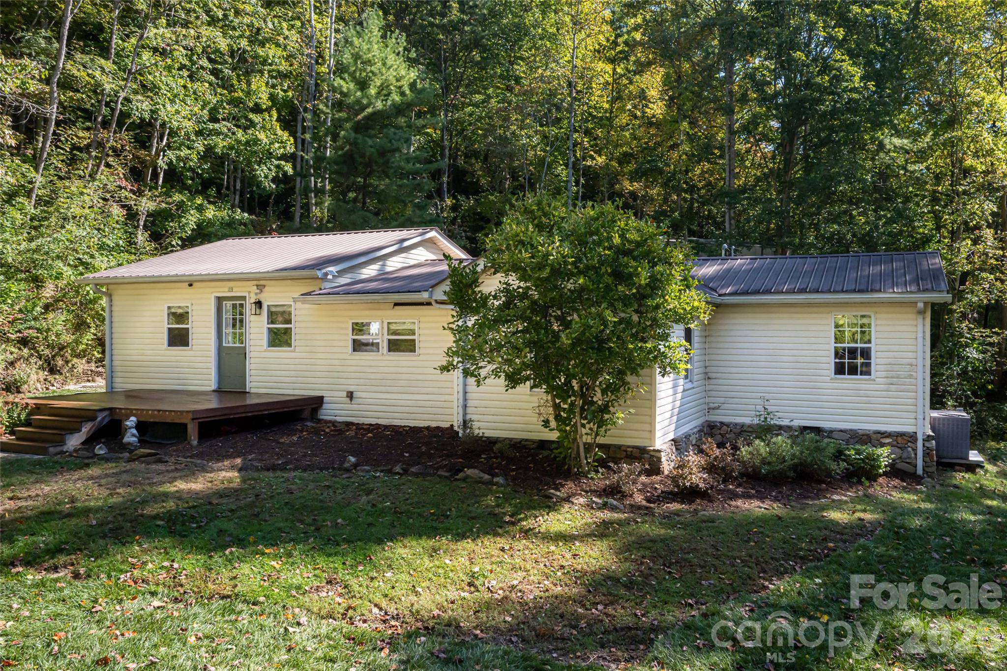 Sayles Town Rd, Fairview, NC 28730