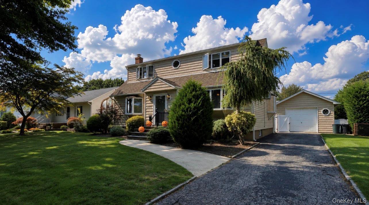 New Rd, Seaford, NY 11783
