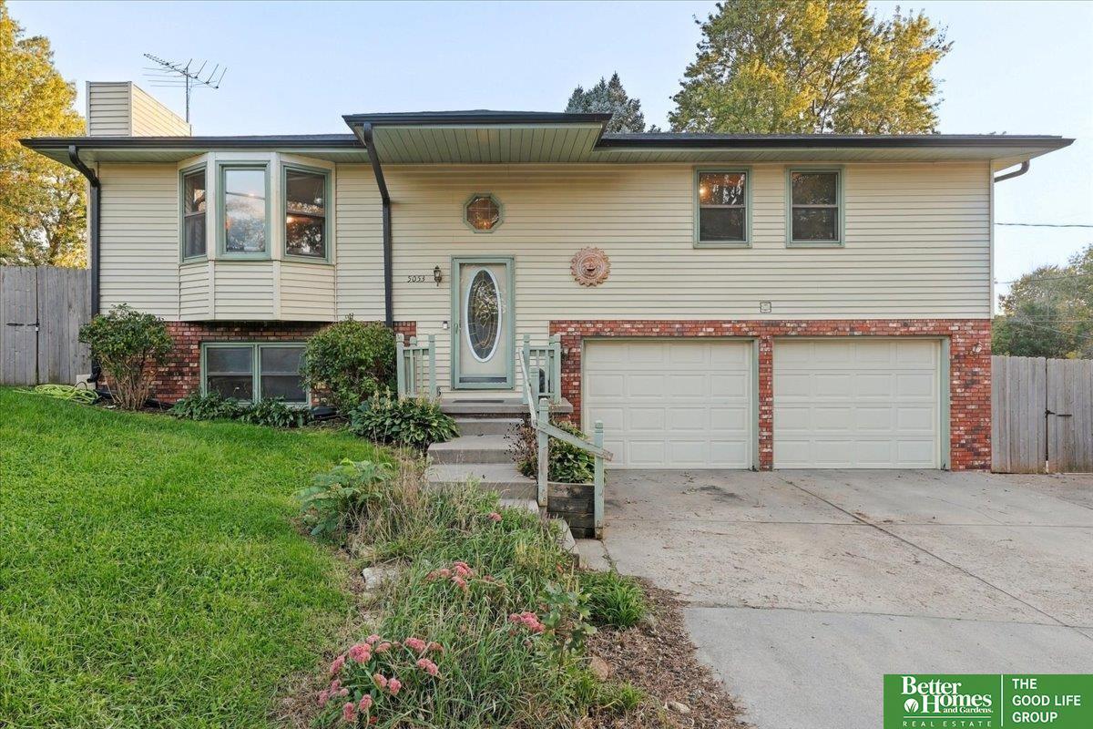S St, Omaha, NE 68117