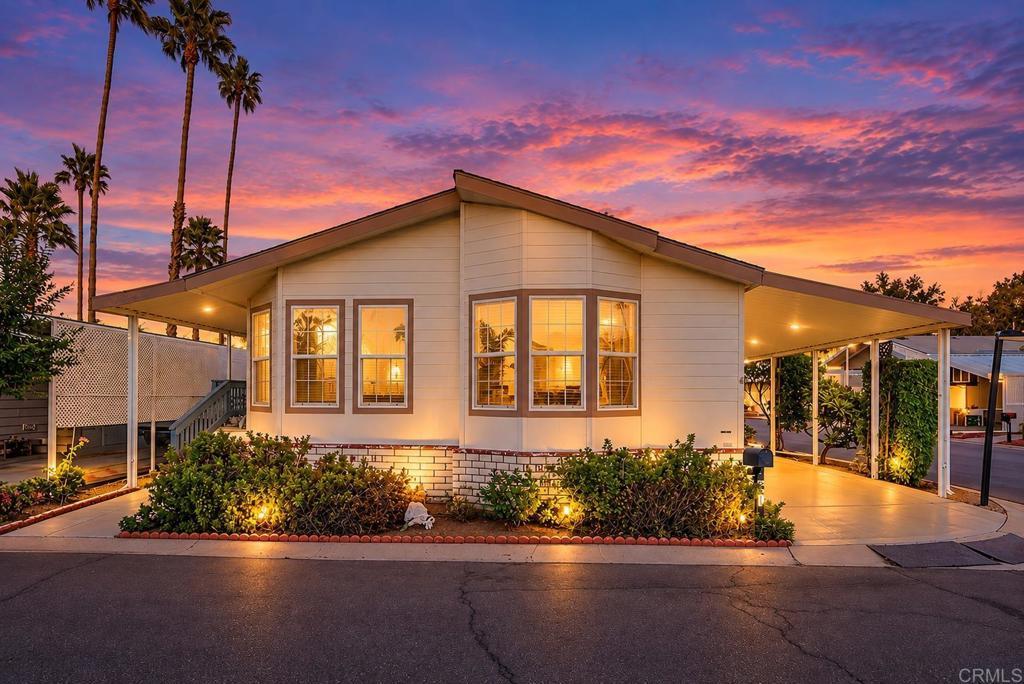 E Valley Pkwy, Escondido, CA 92027