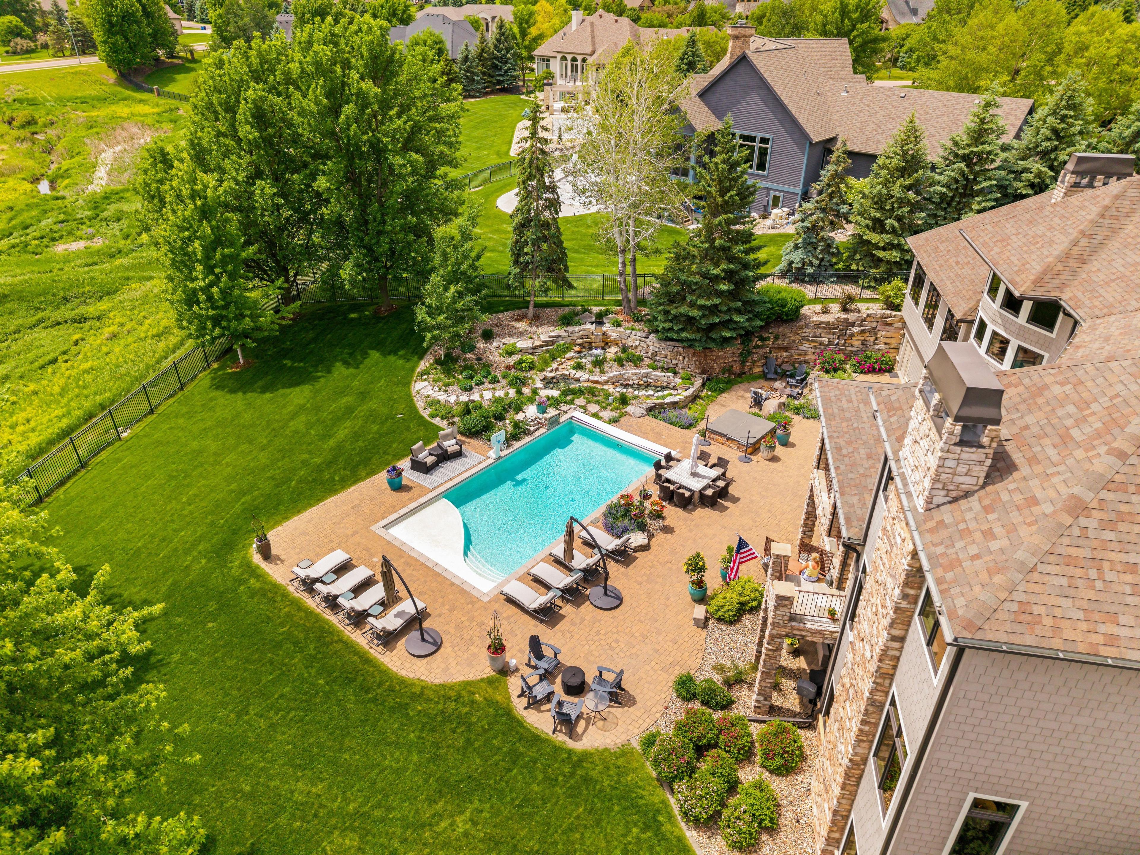 S Sweetwater Pl, Sioux Falls, SD 57108