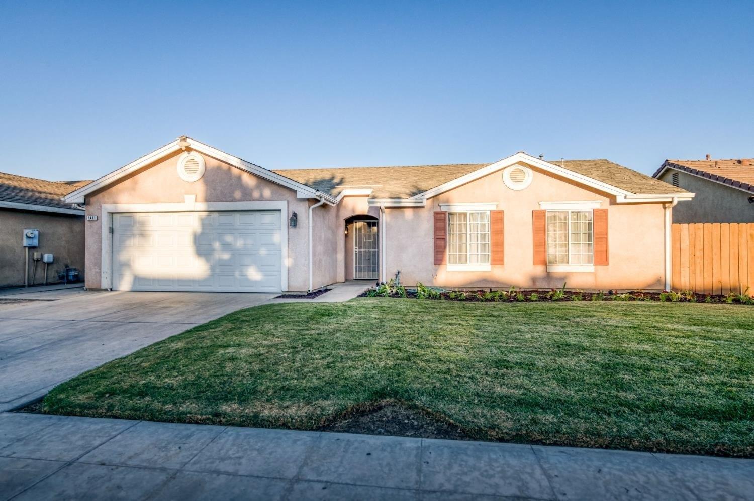 S Applewood Ln, Fresno, CA 93725