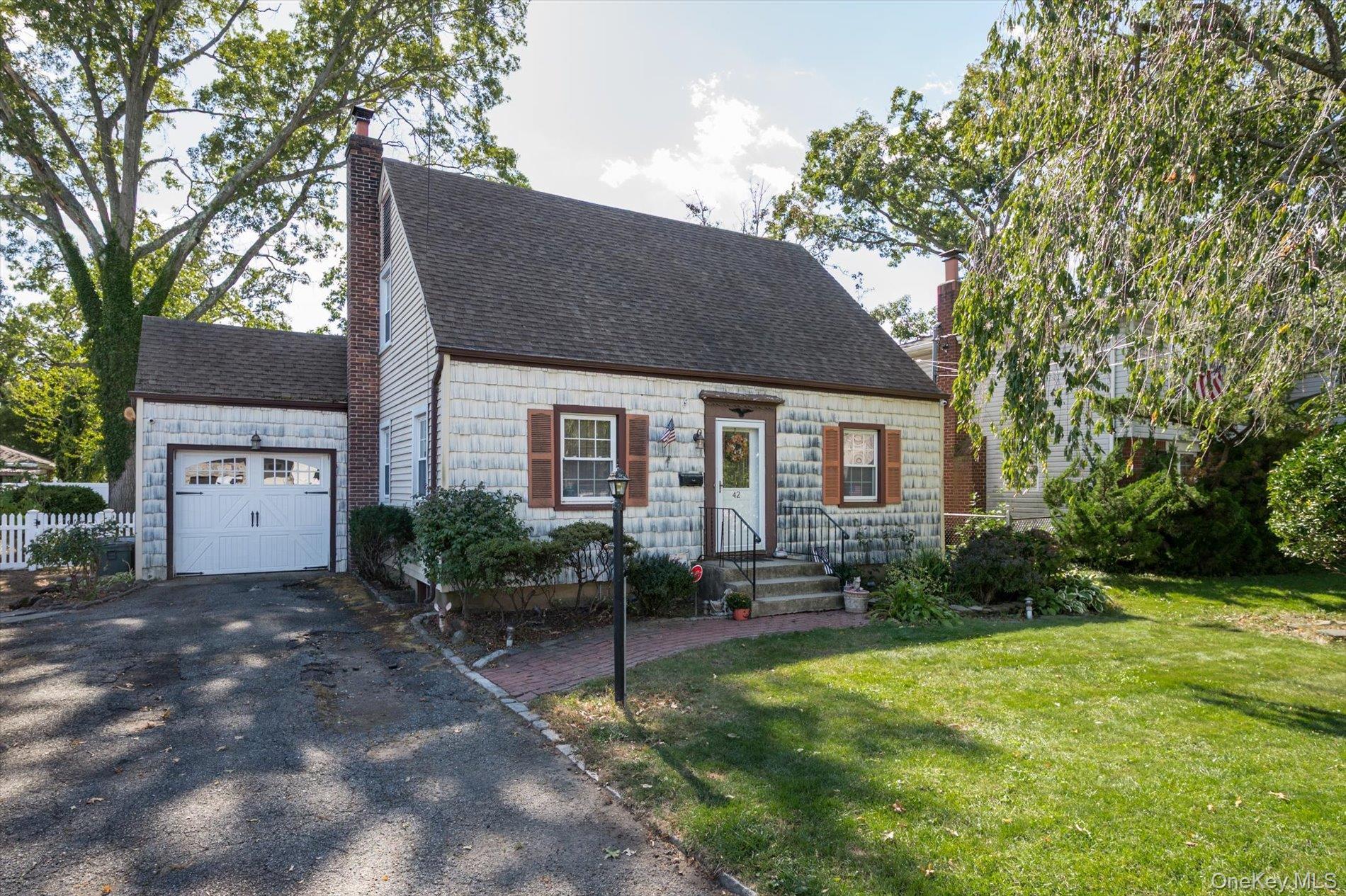 Sherman Ave, Merrick, NY 11566