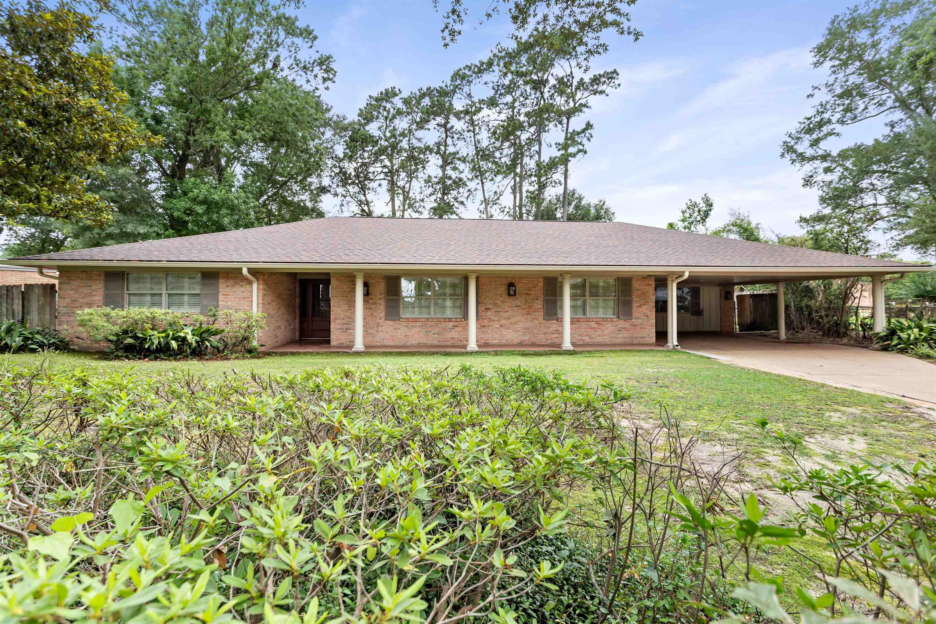 Sandwood Ln, Beaumont, TX 77706